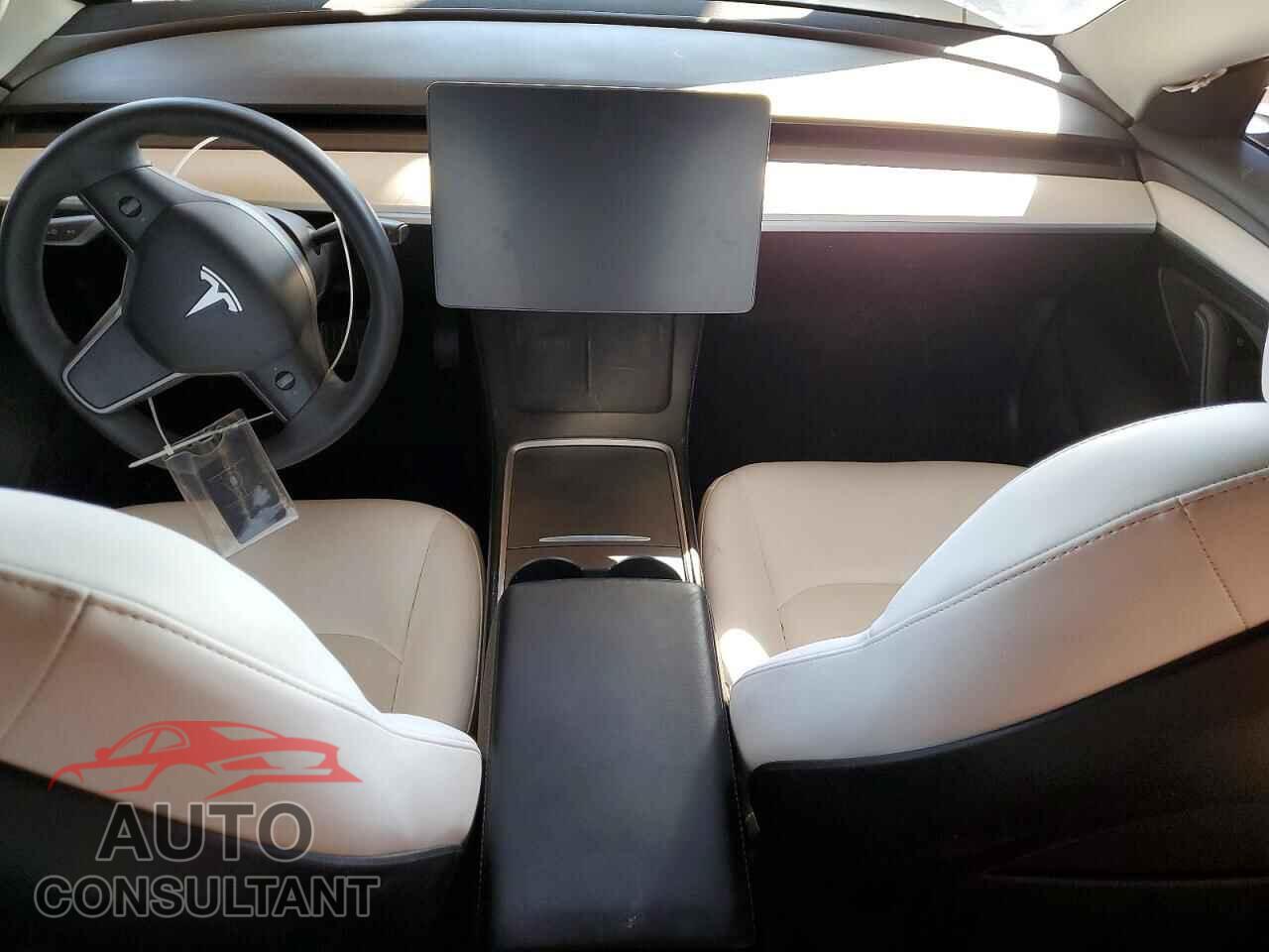 TESLA MODEL 3 2021 - 5YJ3E1EB5MF999995
