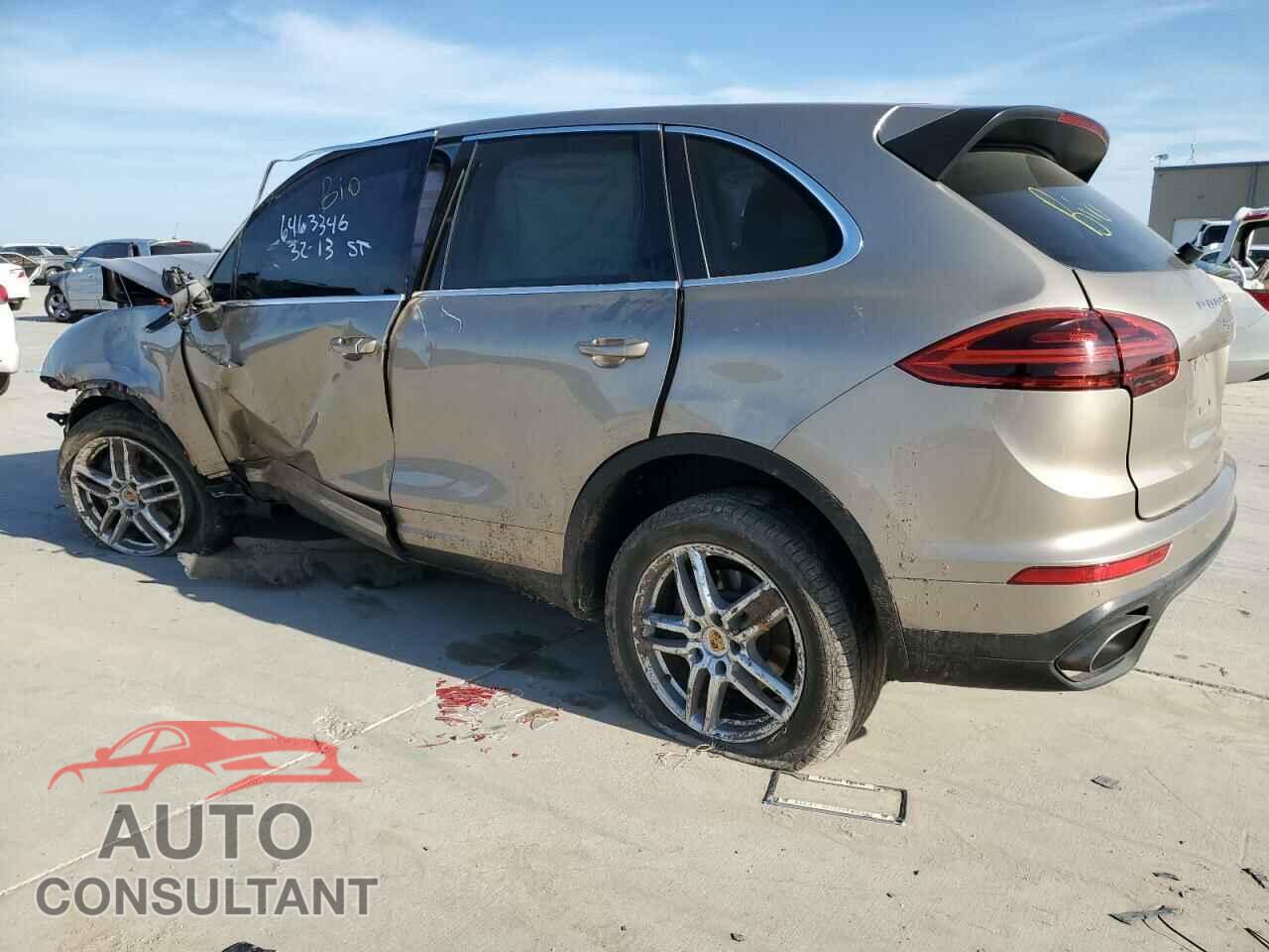 PORSCHE CAYENNE 2016 - WP1AA2A24GLA02354