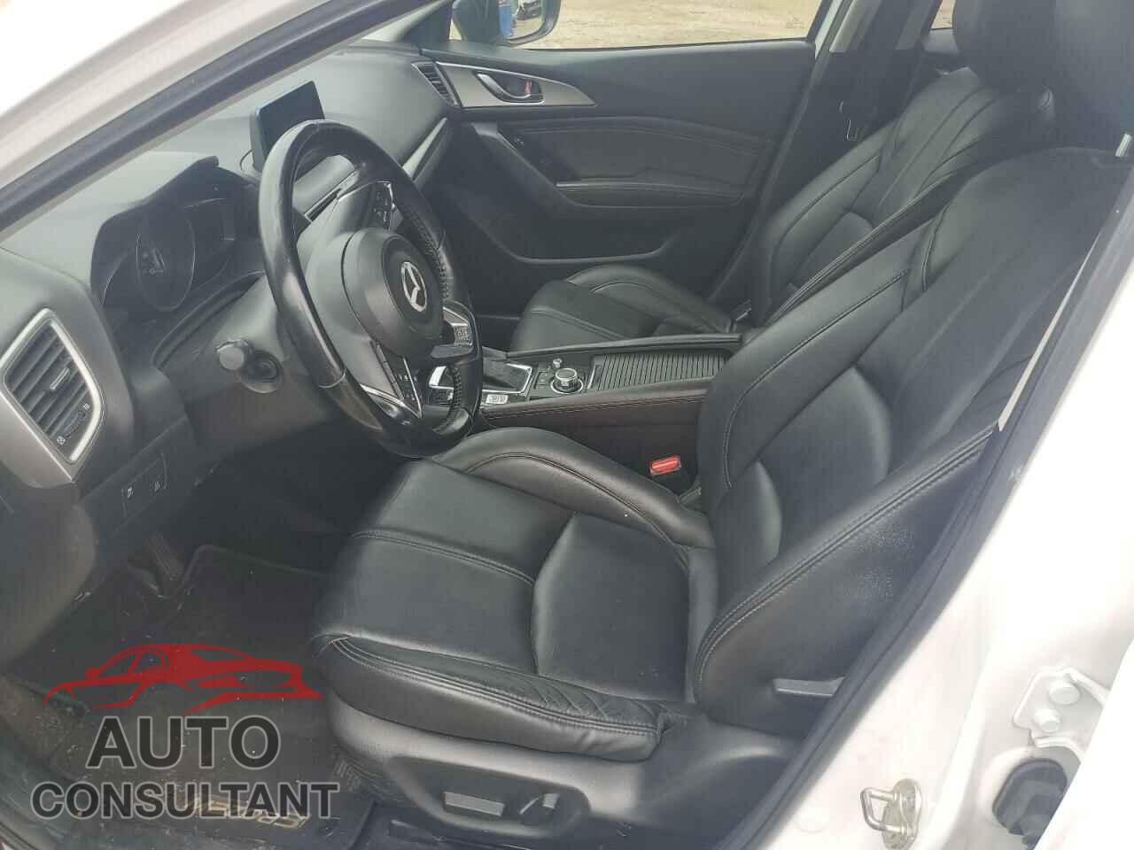 MAZDA 3 2017 - 3MZBN1V7XHM120819