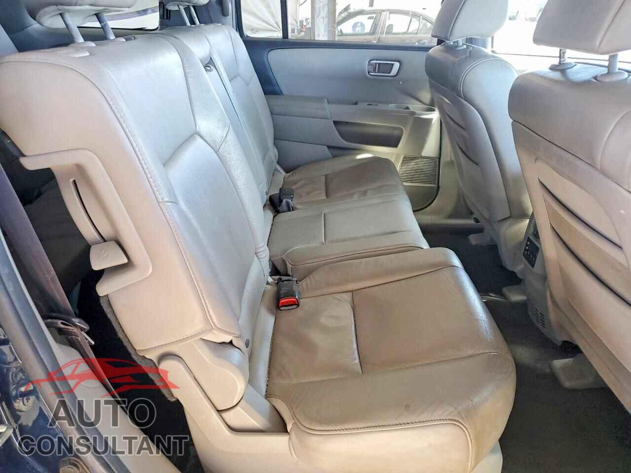 HONDA PILOT 2010 - 5FNYF4H65AB040076