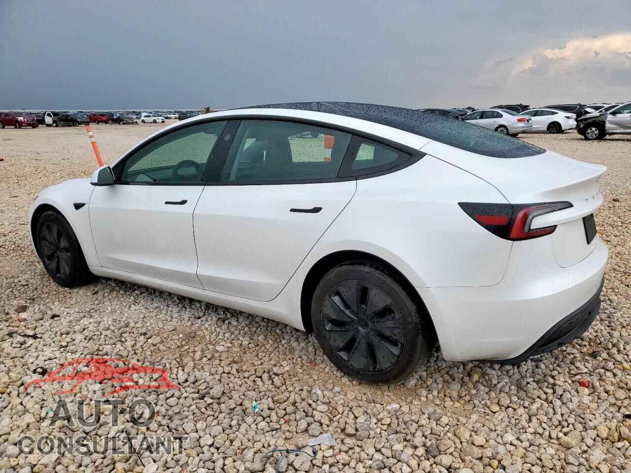 TESLA MODEL 3 2024 - 5YJ3E1EA8RF773528