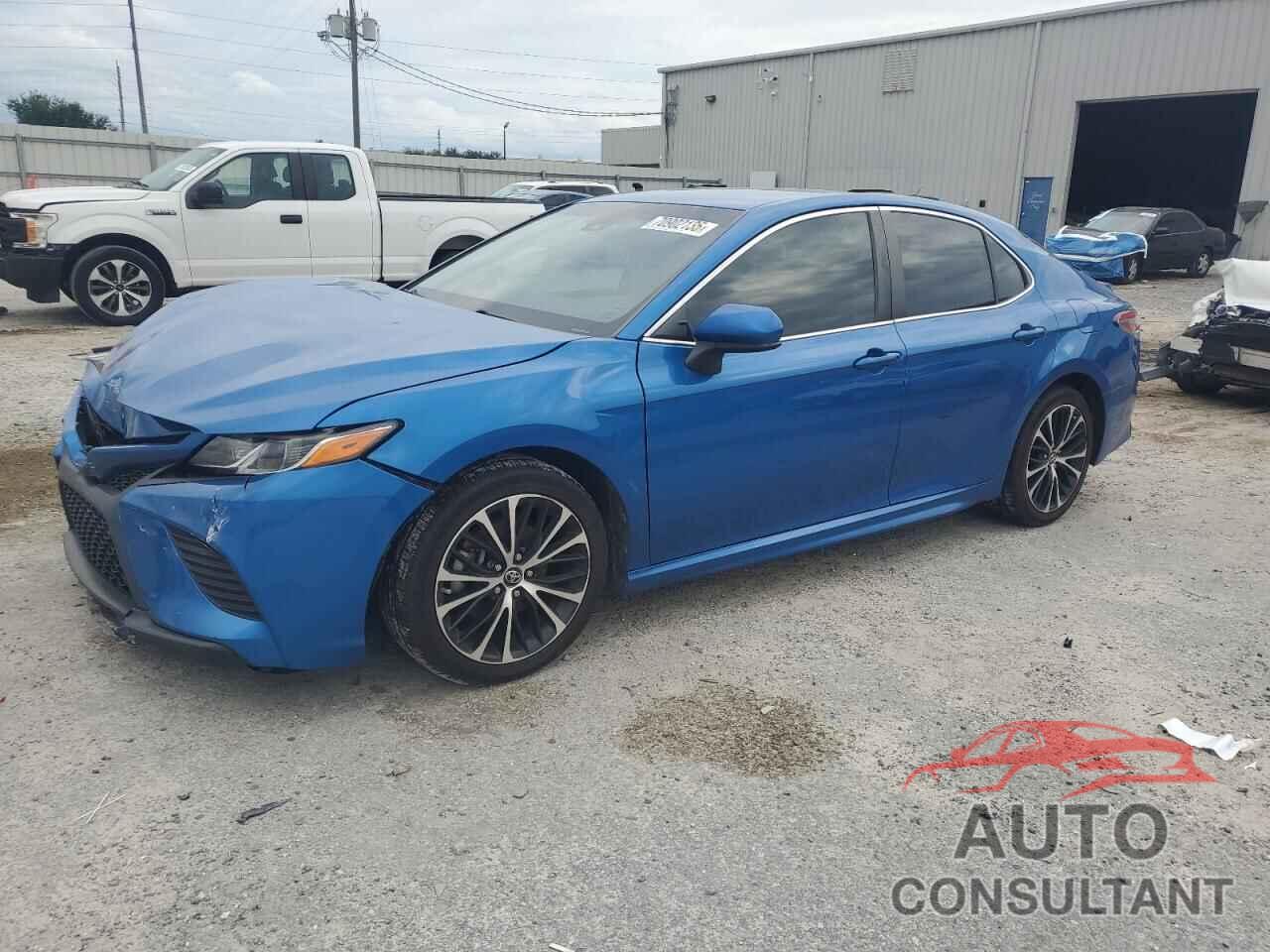 TOYOTA CAMRY 2018 - 4T1B11HK1JU018501