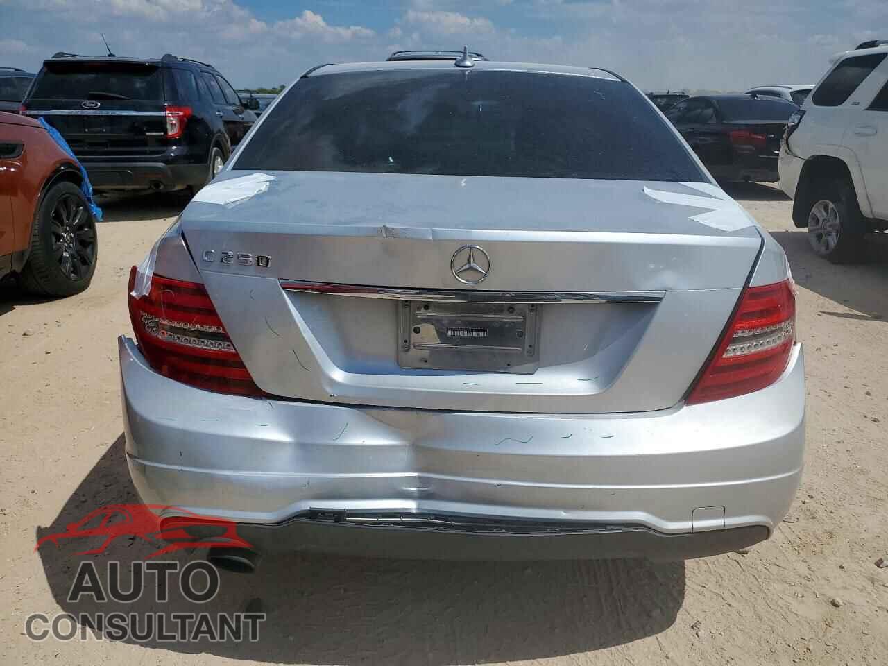 MERCEDES-BENZ C-CLASS 2012 - WDDGF4HB1CA624842