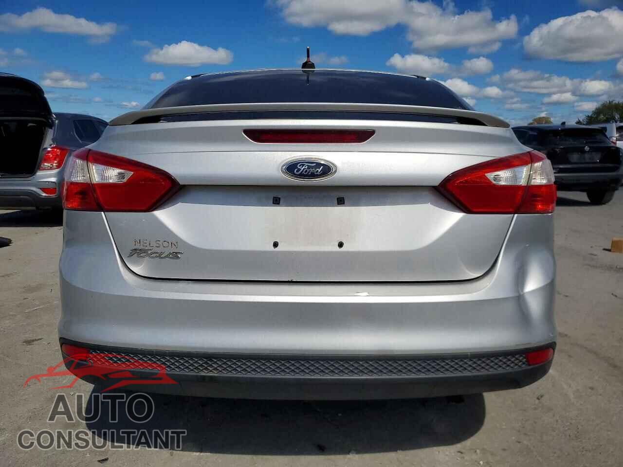 FORD FOCUS 2012 - 1FAHP3F24CL298201