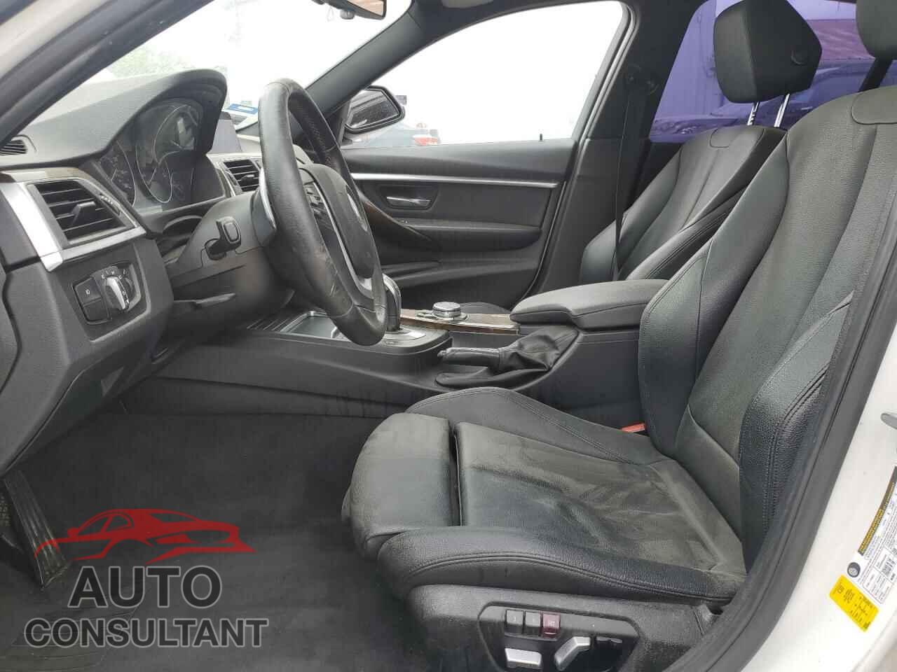 BMW 3 SERIES 2016 - WBA8E9G55GNU30305
