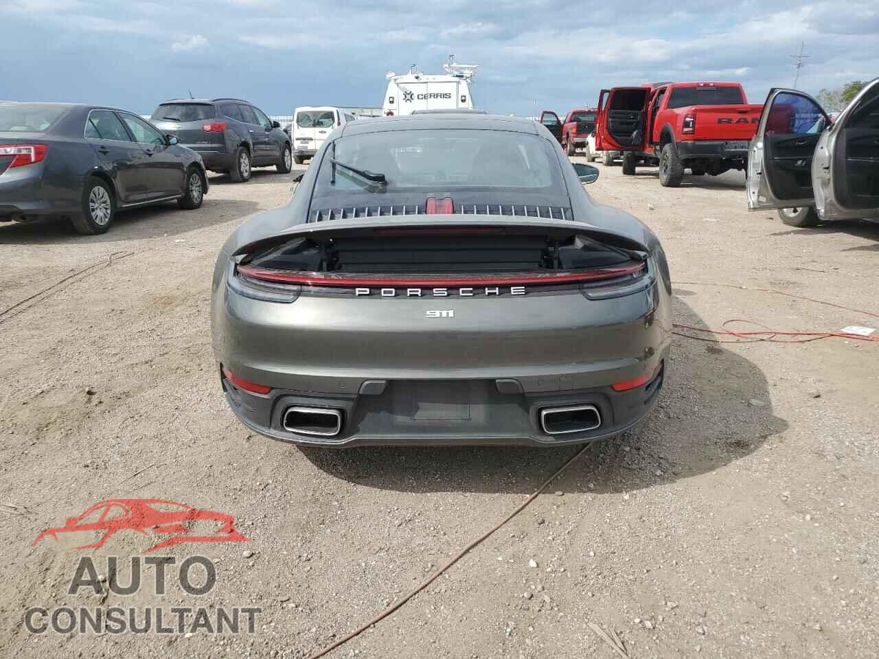 PORSCHE 911 2024 - WP0AA2A98RS208008