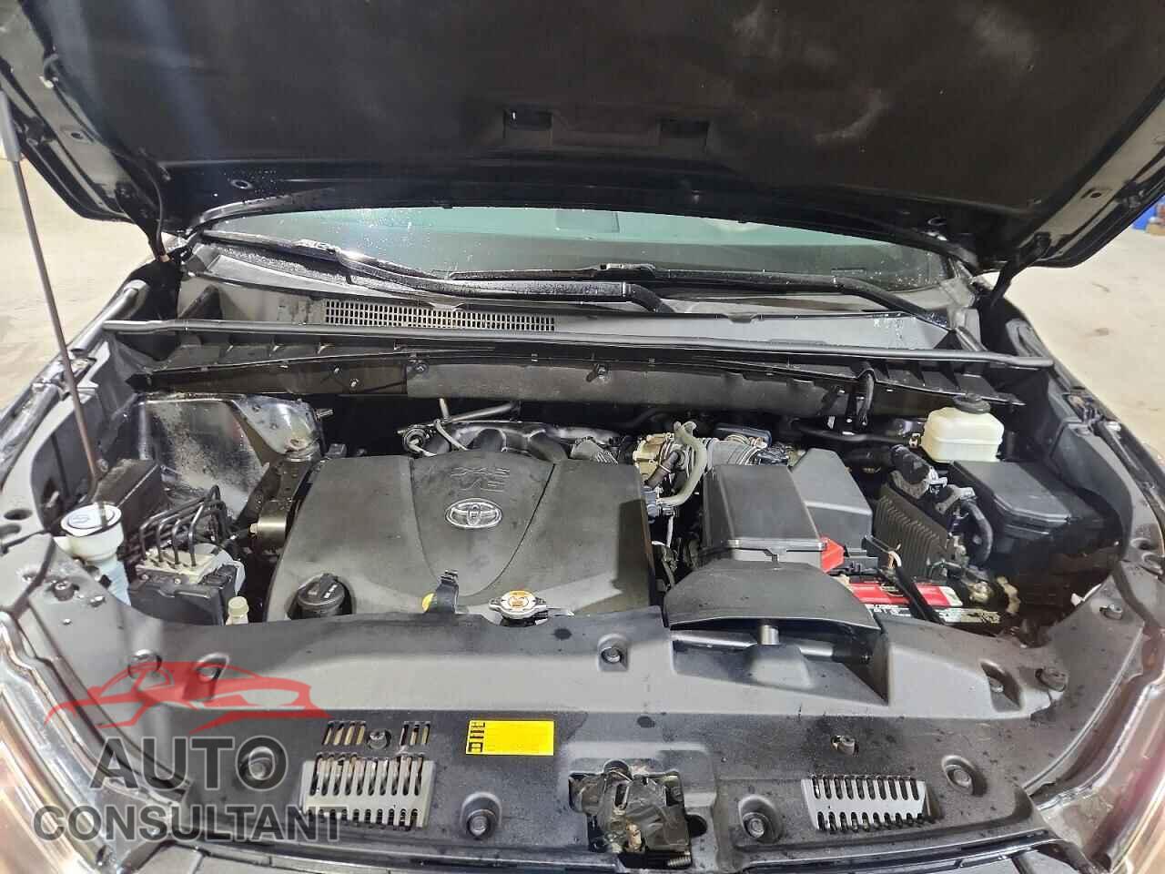 TOYOTA HIGHLANDER 2019 - 5TDDZRFH0KS972741