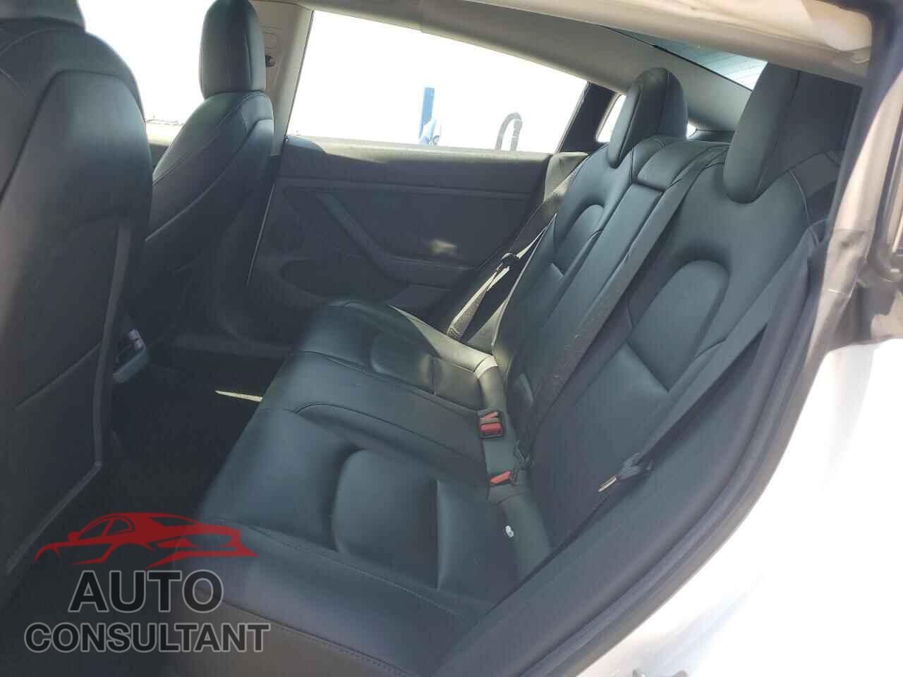 TESLA MODEL 3 2021 - 5YJ3E1EA8MF072108