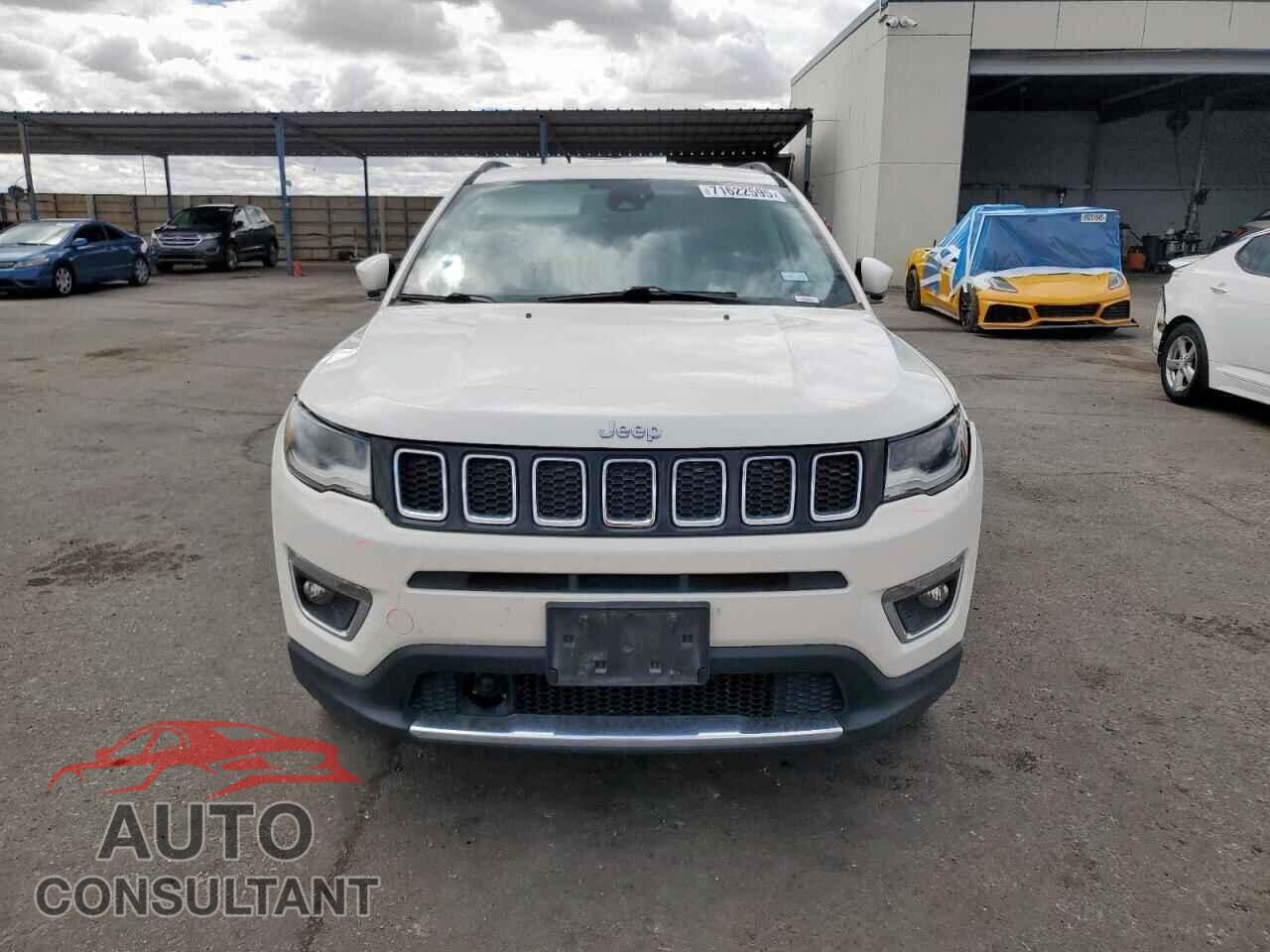 JEEP COMPASS 2018 - 3C4NJCCB2JT368105
