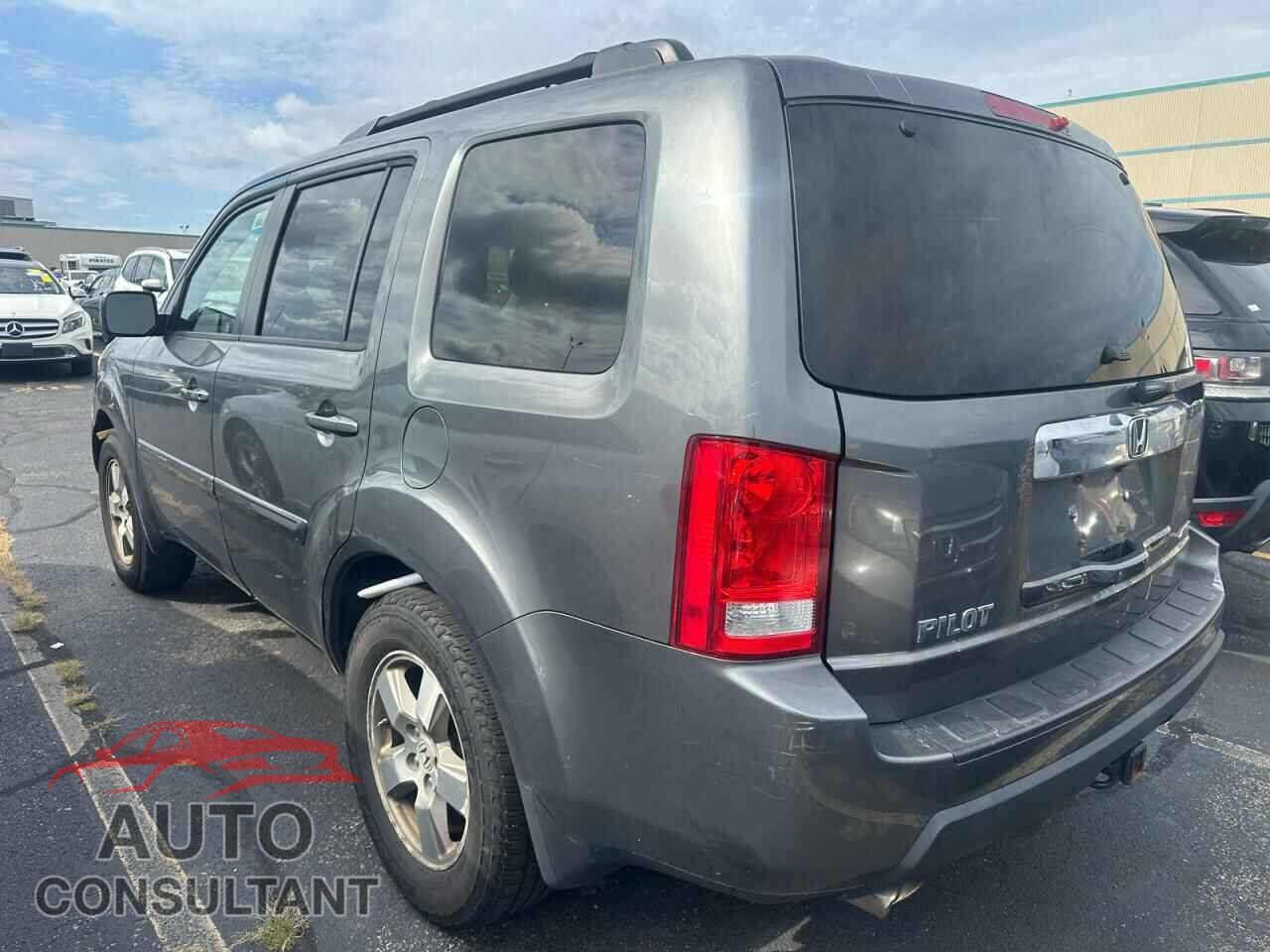 HONDA PILOT 2011 - 5FNYF4H53BB053000