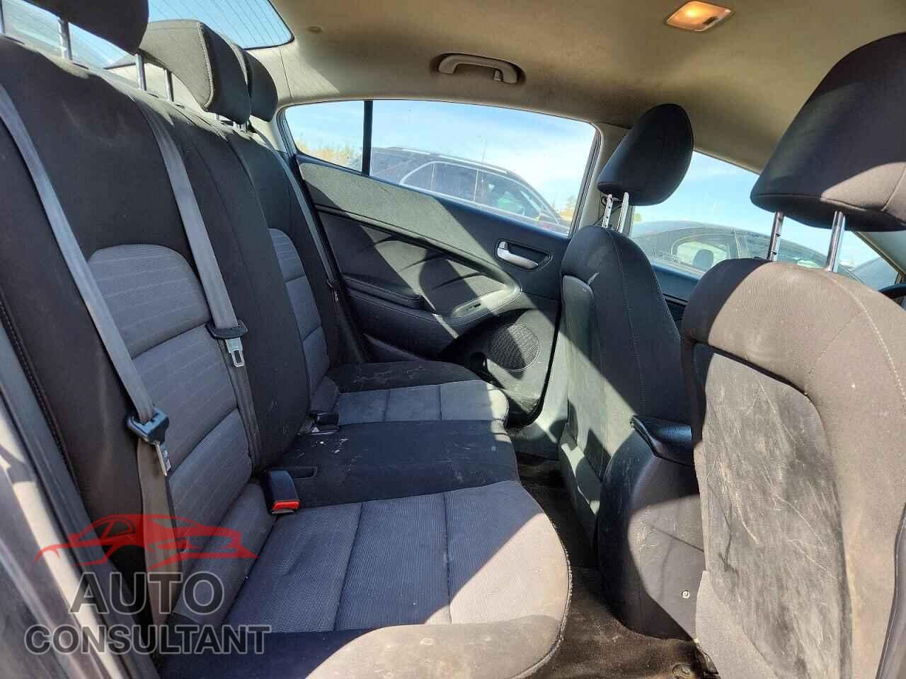 KIA FORTE 2016 - KNAFX4A65G5452228