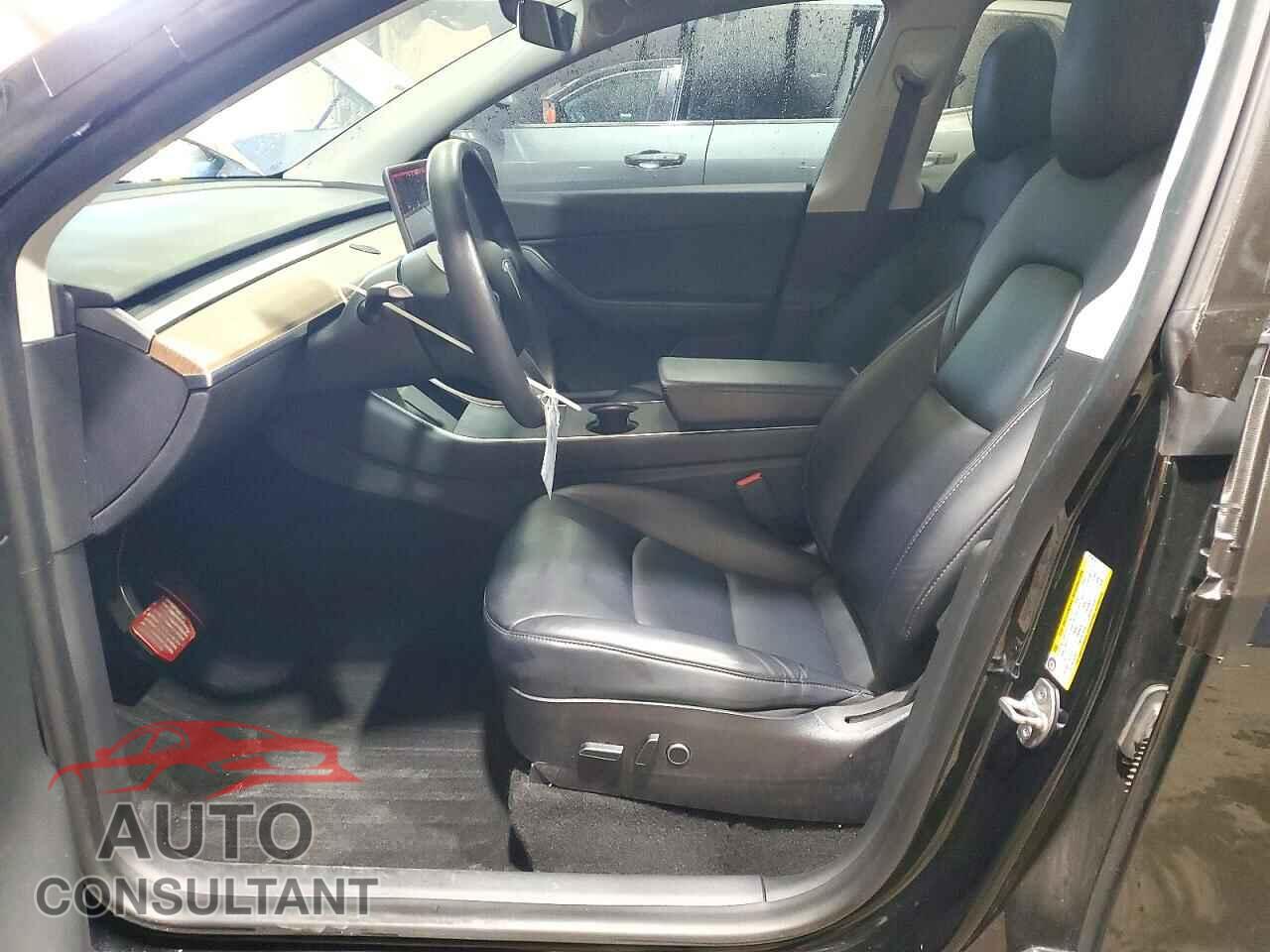 TESLA MODEL Y 2021 - 5YJYGDED0MF107736
