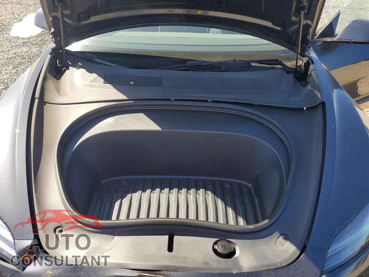 TESLA MODEL 3 2025 - 5YJ3E1EA8SF016537