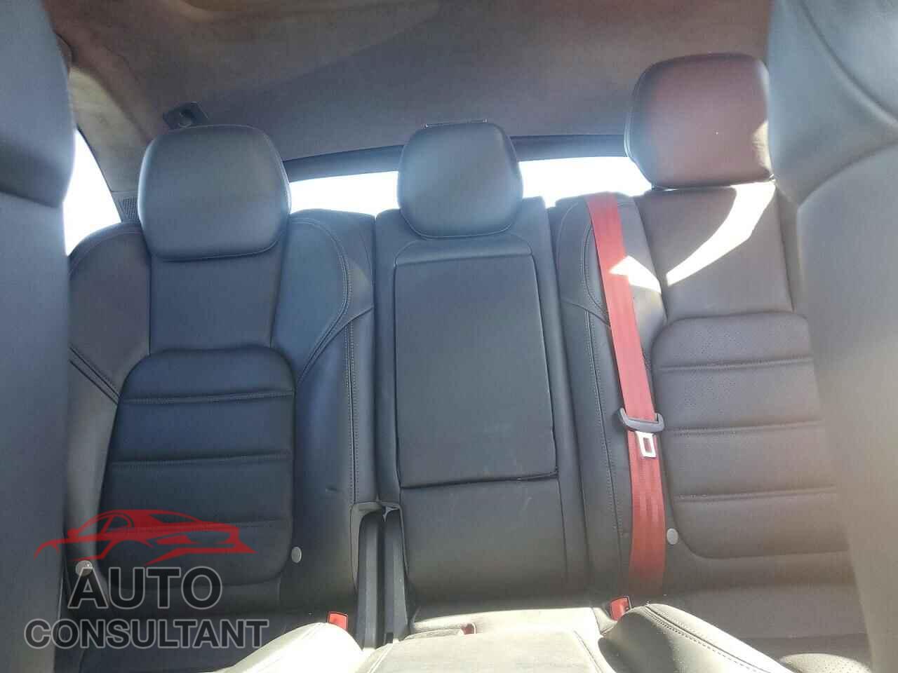 PORSCHE CAYENNE 2016 - WP1AD2A25GLA73036