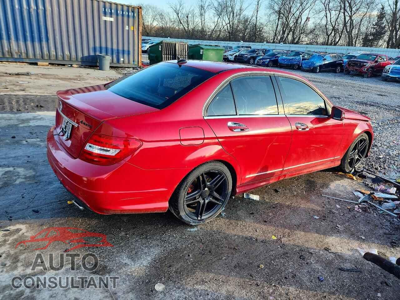 MERCEDES-BENZ C-CLASS 2013 - WDDGF8AB2DA876828