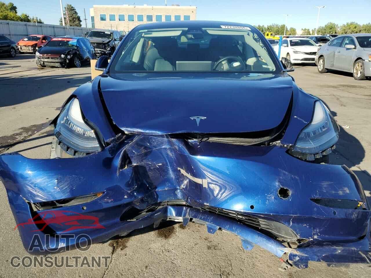 TESLA MODEL 3 2019 - 5YJ3E1EB5KF199484