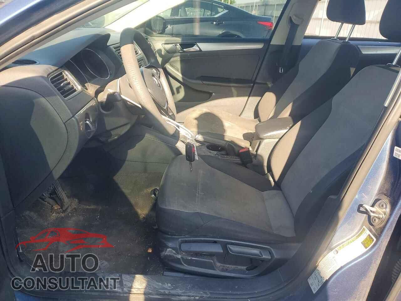 VOLKSWAGEN JETTA 2017 - 3VW2B7AJ2HM244693