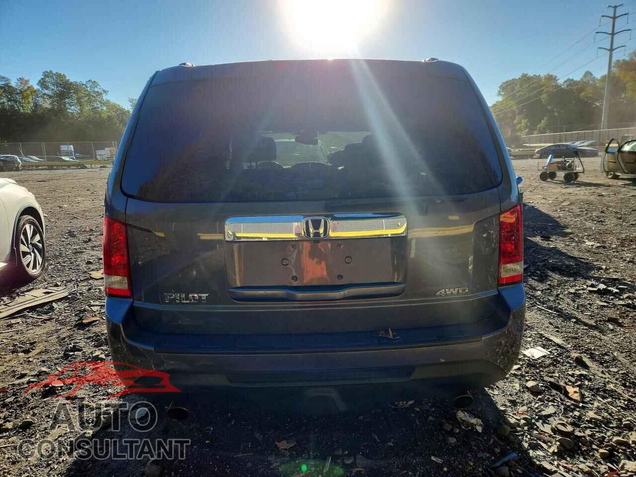 HONDA PILOT 2015 - 5FNYF4H55FB064571