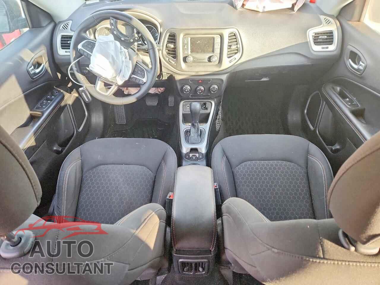JEEP COMPASS 2017 - 3C4NJCAB7HT668543