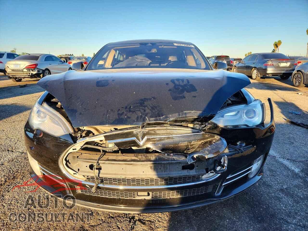 TESLA MODEL S 2014 - 5YJSA1H1XEFP57635