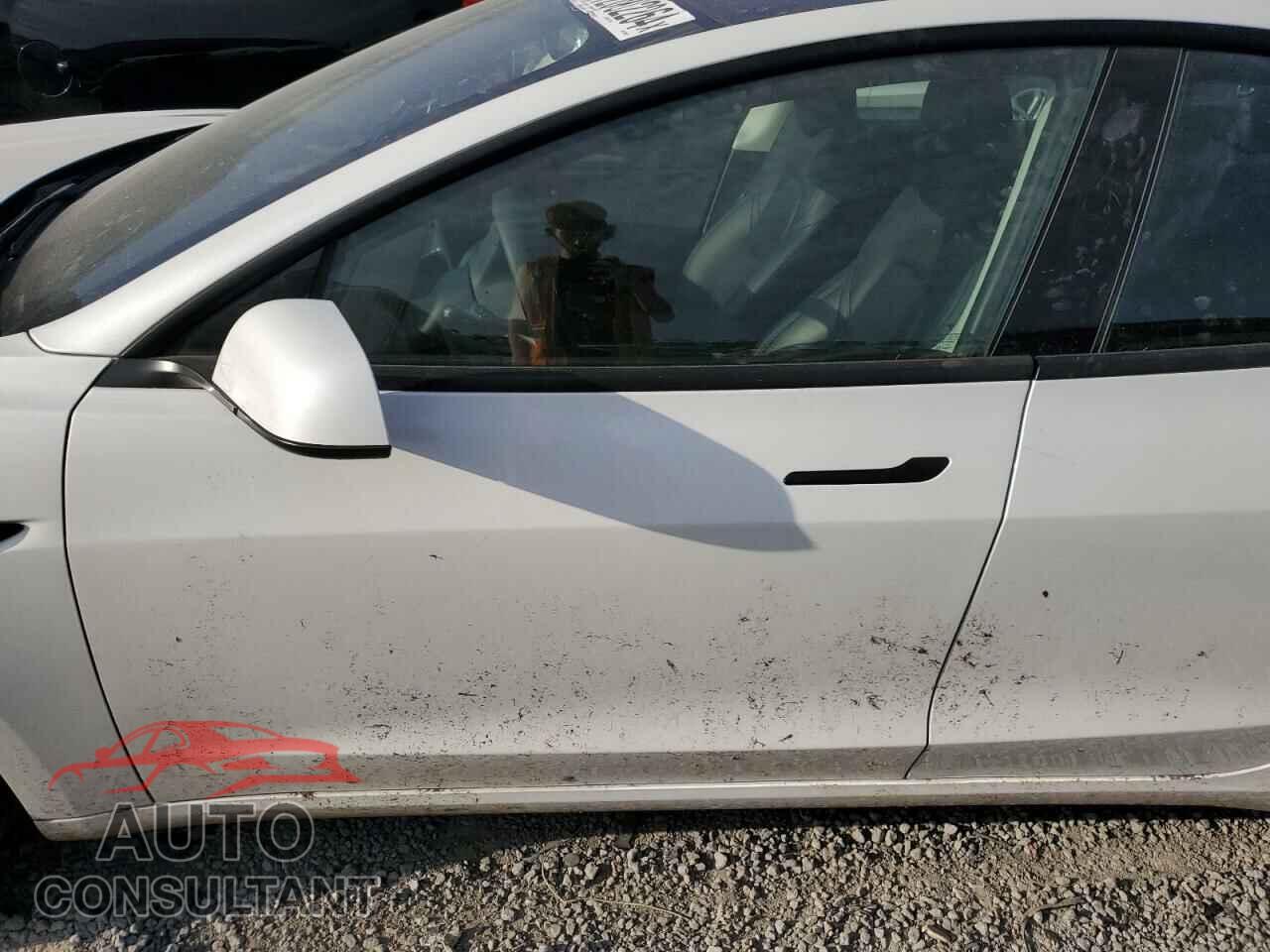 TESLA MODEL 3 2021 - 5YJ3E1EB1MF002247