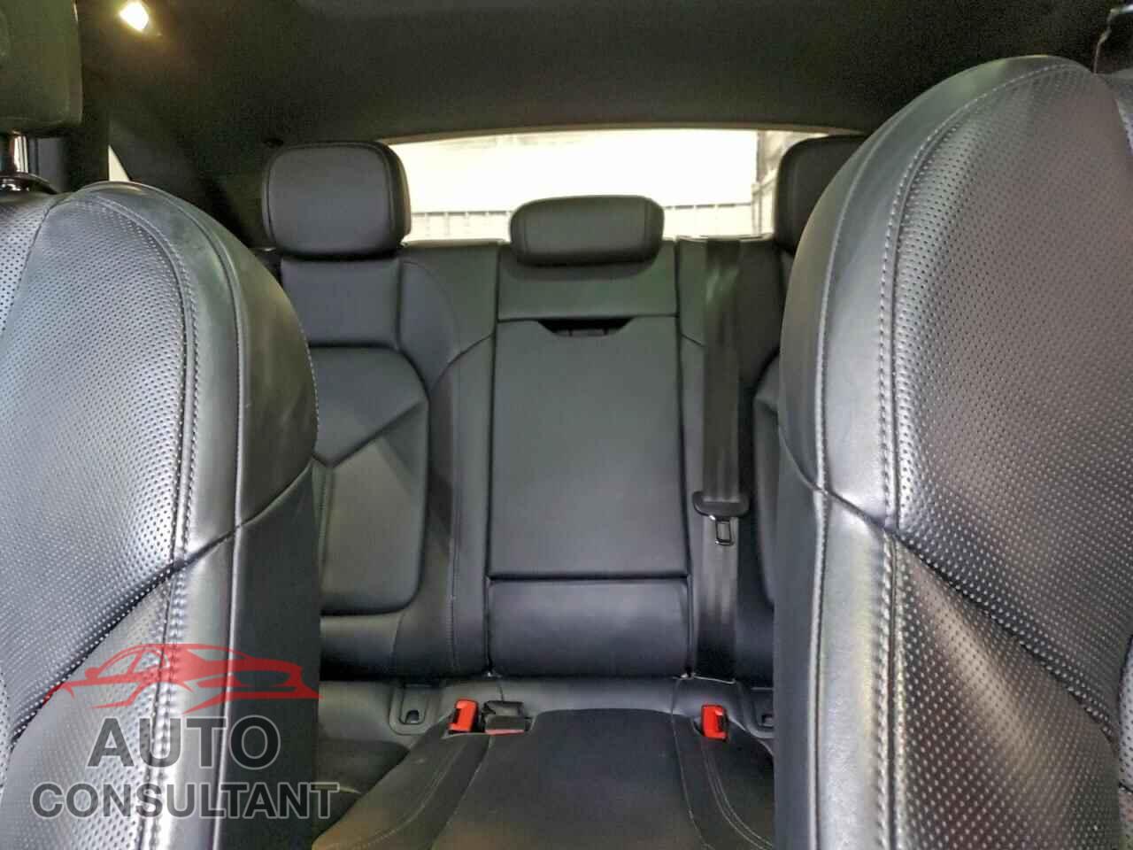 PORSCHE MACAN 2018 - WP1AA2A50JLB11556