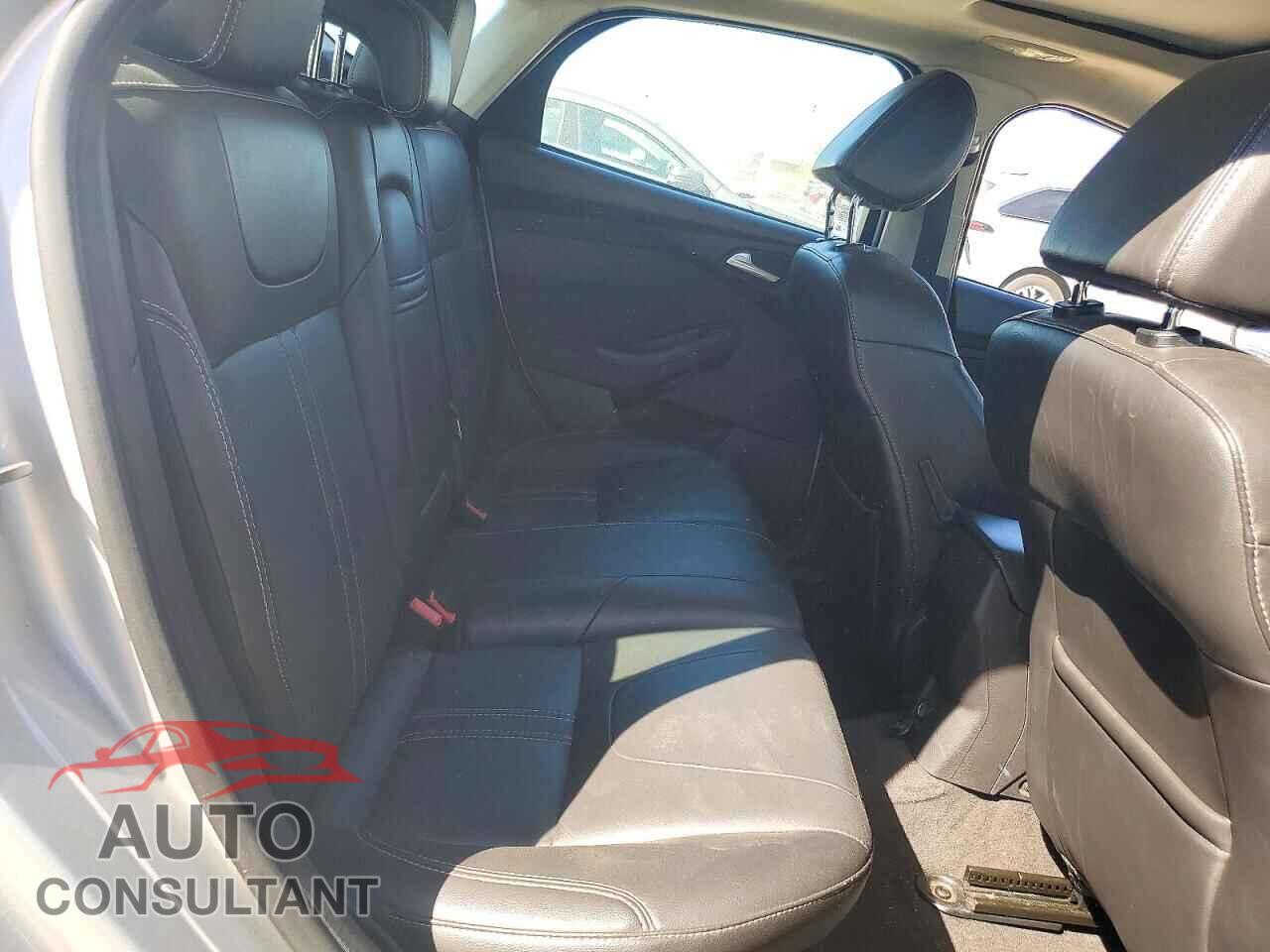 FORD FOCUS 2013 - 1FADP3N2XDL370343