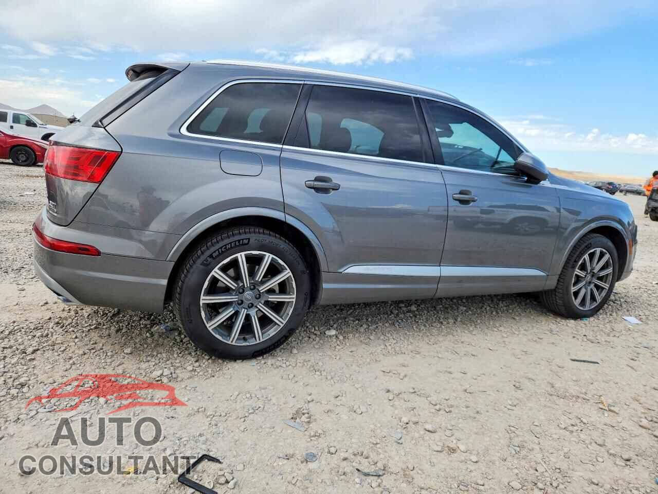 AUDI Q7 2017 - WA1VAAF76HD058383