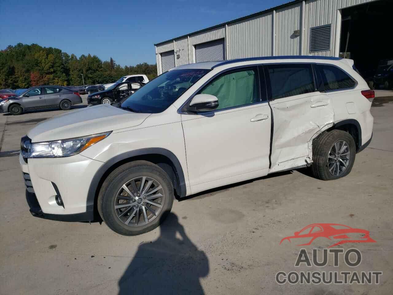 TOYOTA HIGHLANDER 2018 - 5TDKZRFHXJS543354