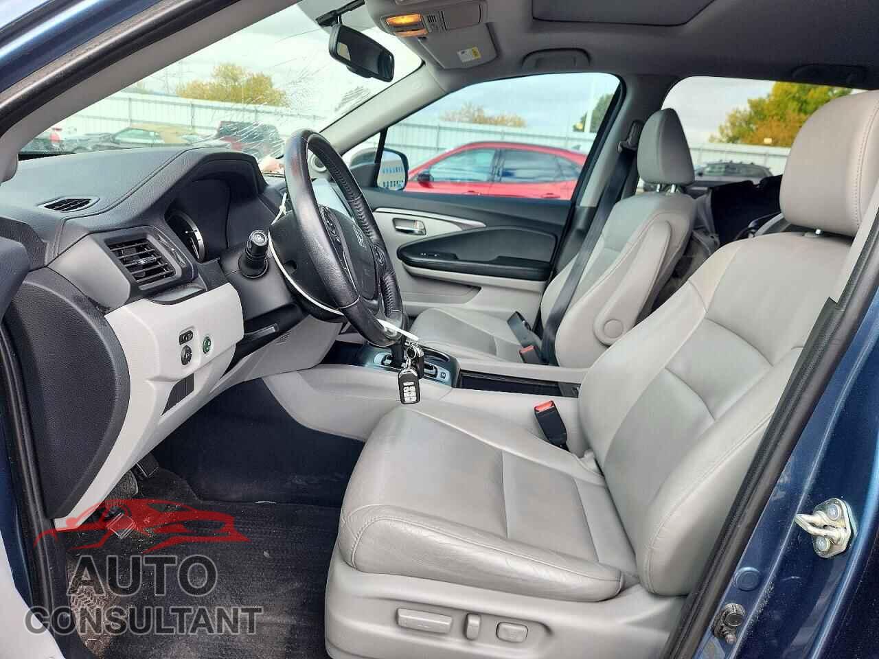 HONDA PILOT 2018 - 5FNYF6H57JB045881