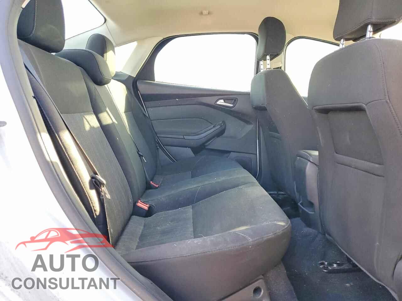 FORD FOCUS 2017 - 1FADP3FE7HL276502