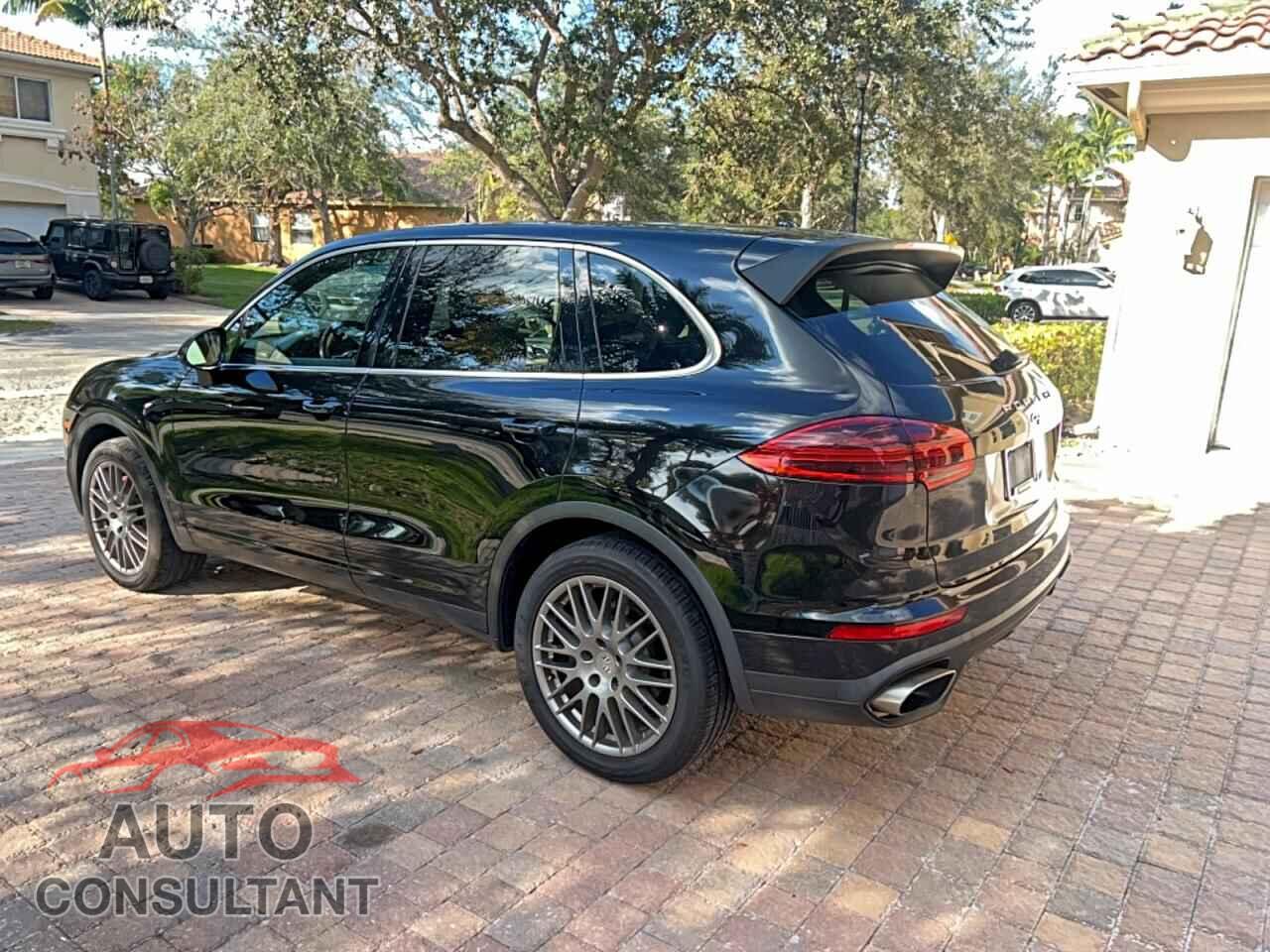 PORSCHE CAYENNE 2018 - WP1AA2A24JKA05803