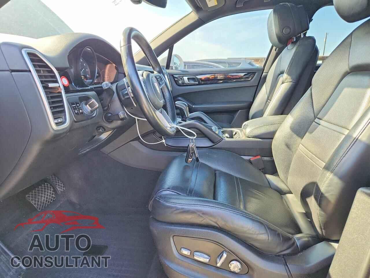 PORSCHE CAYENNE 2019 - WP1AA2AY1KDA02500