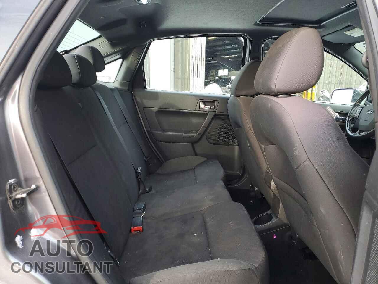 FORD FOCUS 2011 - 1FAHP3GN7BW151375