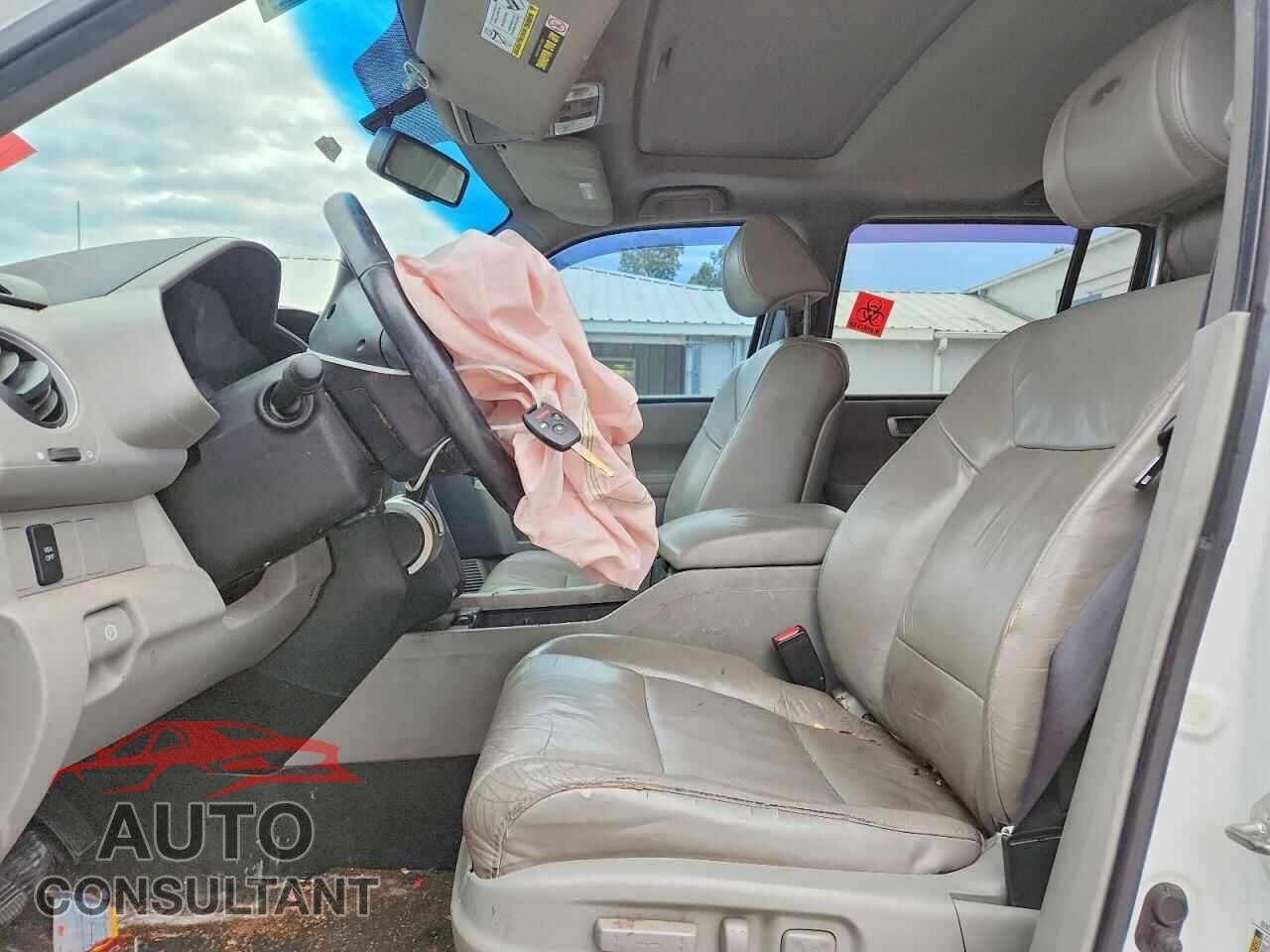 HONDA PILOT 2011 - 5FNYF4H52BB095688