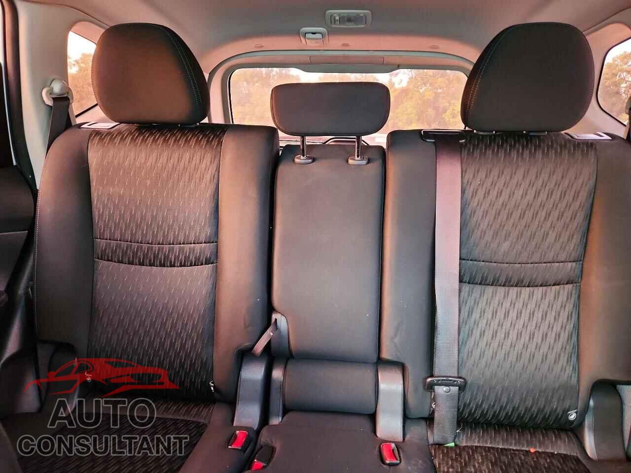 NISSAN ROGUE 2018 - KNMAT2MV4JP593237