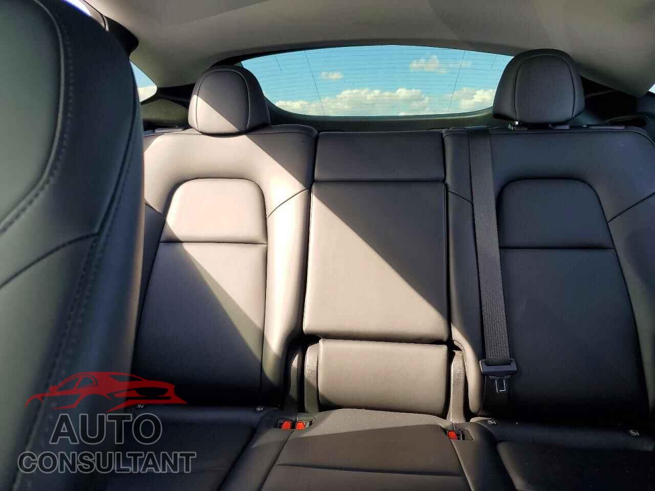 TESLA MODEL Y 2023 - 7SAYGDEEXPA090960