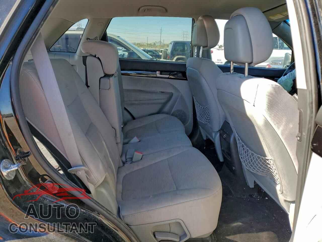 KIA SORENTO 2015 - 5XYKT4A76FG602682