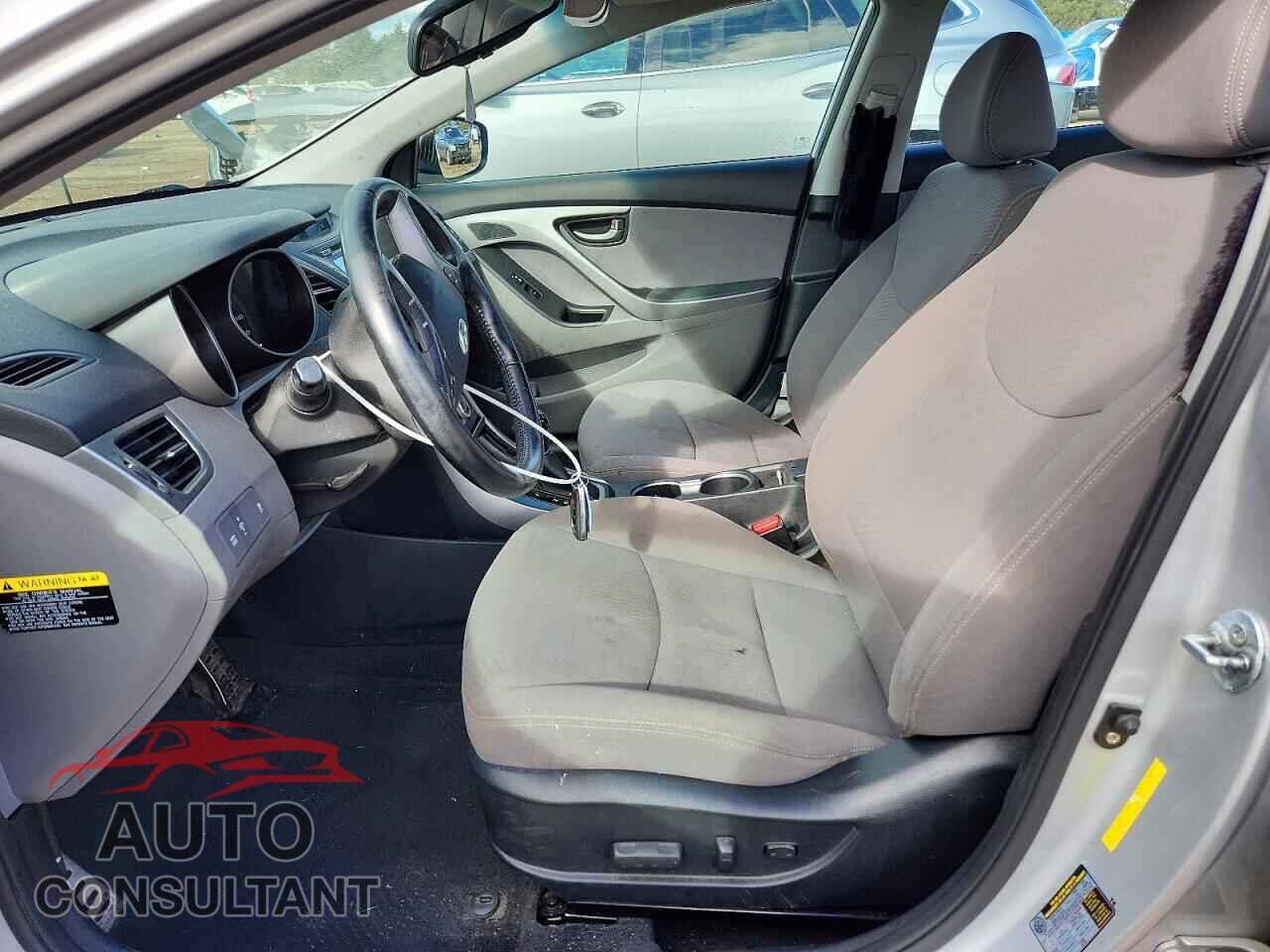 HYUNDAI ELANTRA 2016 - KMHDH4AH9GU511792