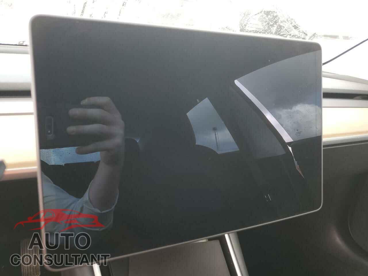 TESLA MODEL 3 2018 - 5YJ3E1EA1JF109141