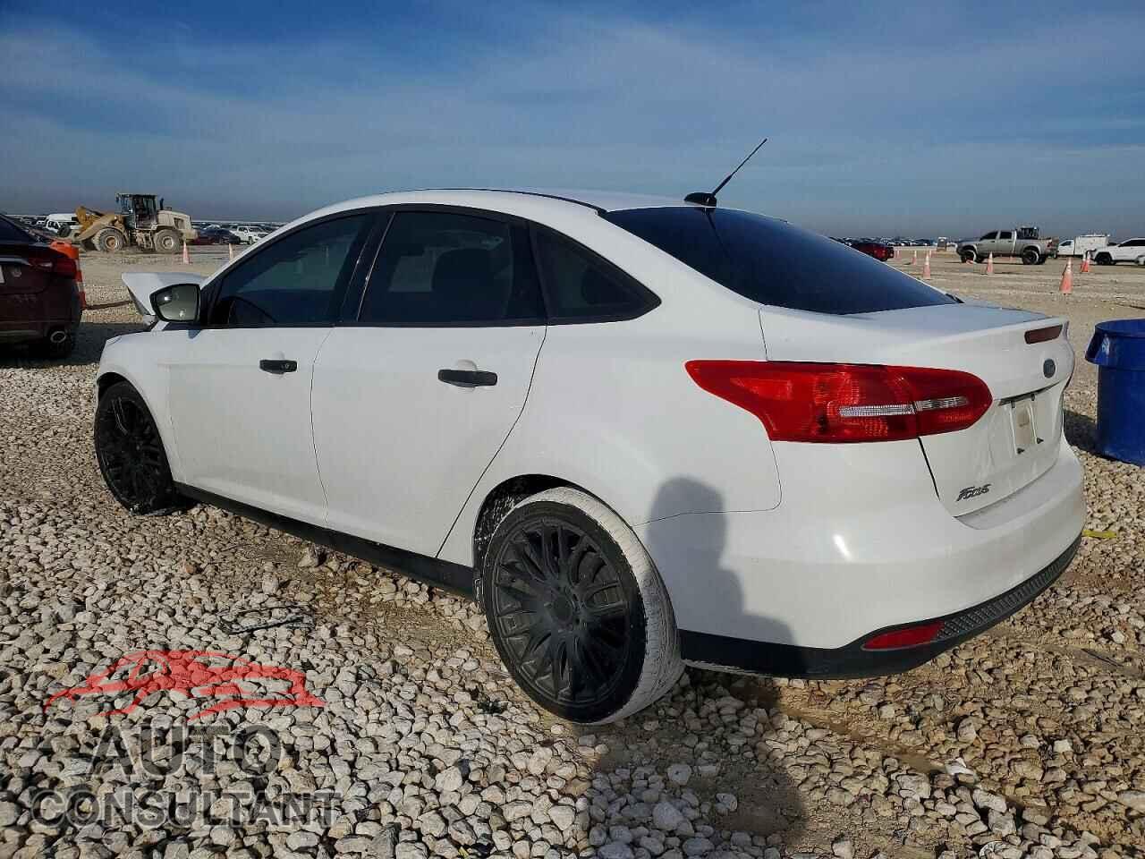 FORD FOCUS 2017 - 1FADP3E24HL341975