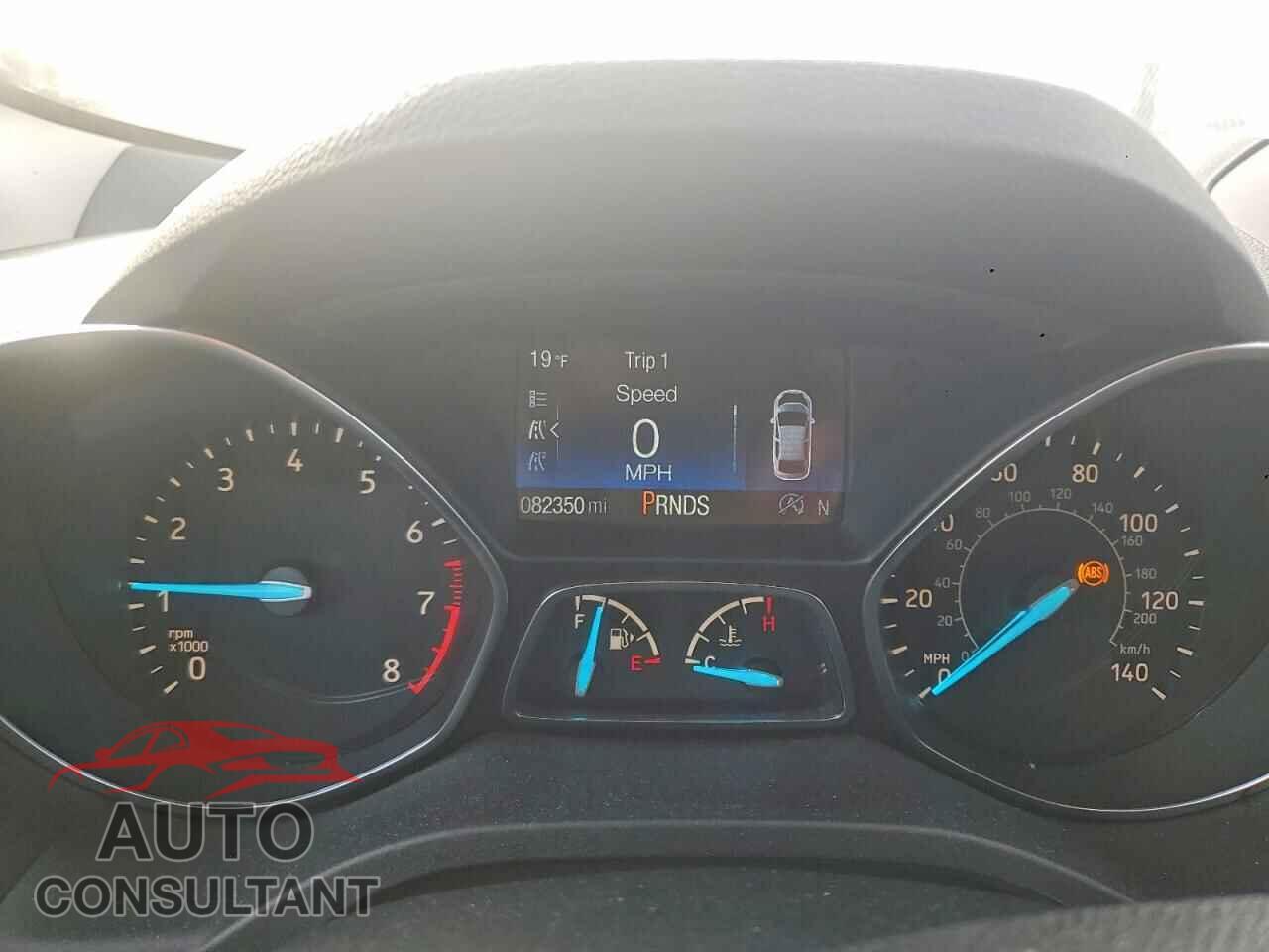 FORD ESCAPE 2017 - 1FMCU0GD3HUF05198