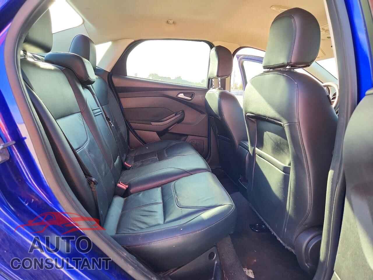 FORD FOCUS 2015 - 1FADP3F27FL230428