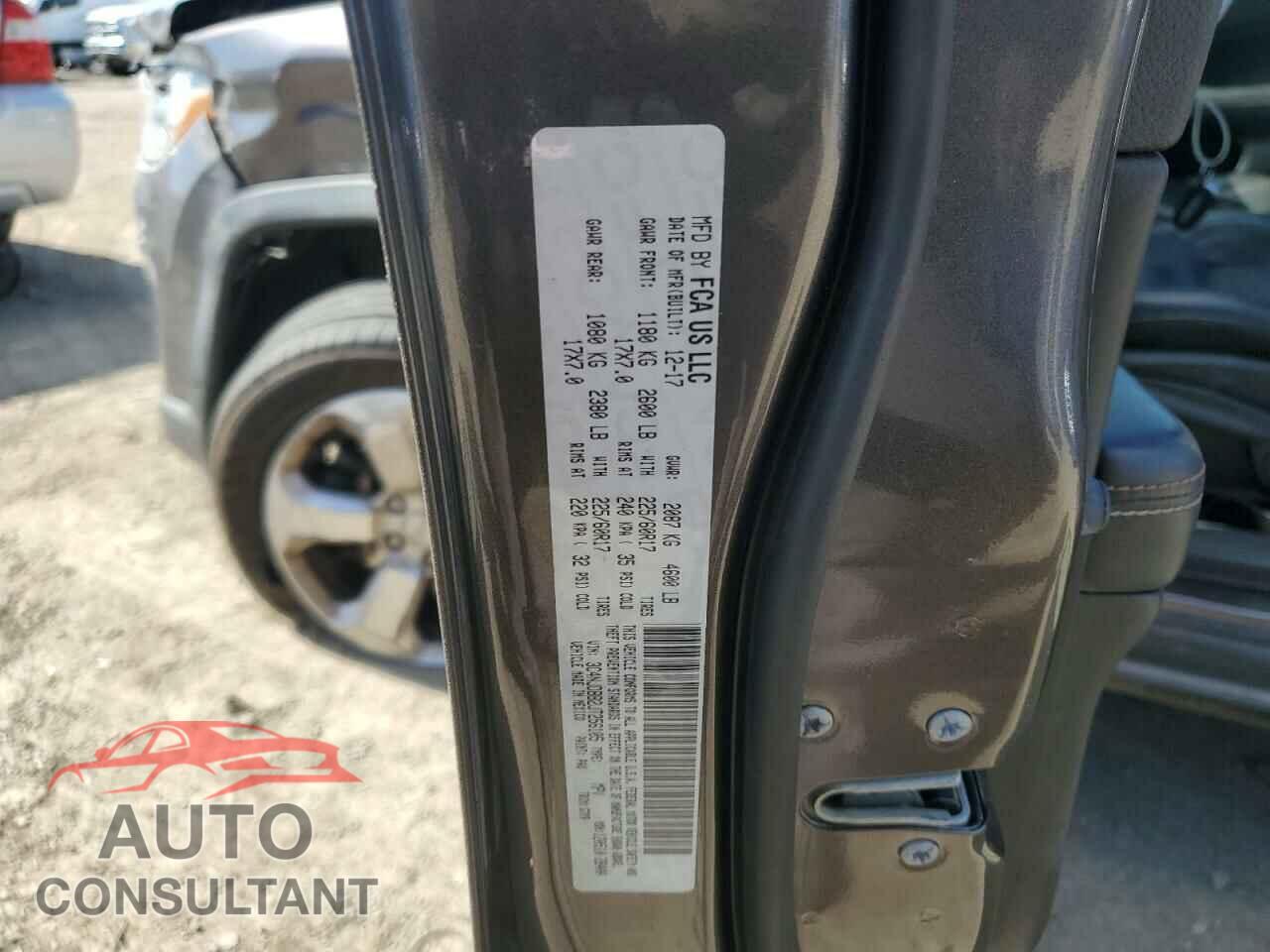 JEEP COMPASS 2018 - 3C4NJDBB2JT256105