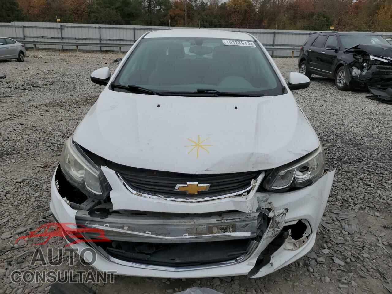 CHEVROLET SONIC 2017 - 1G1JG6SH5H4143237