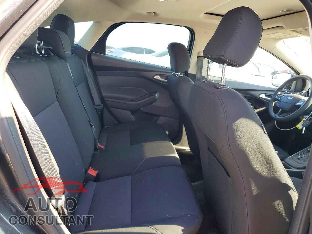 FORD FOCUS 2017 - 1FADP3M20HL258383