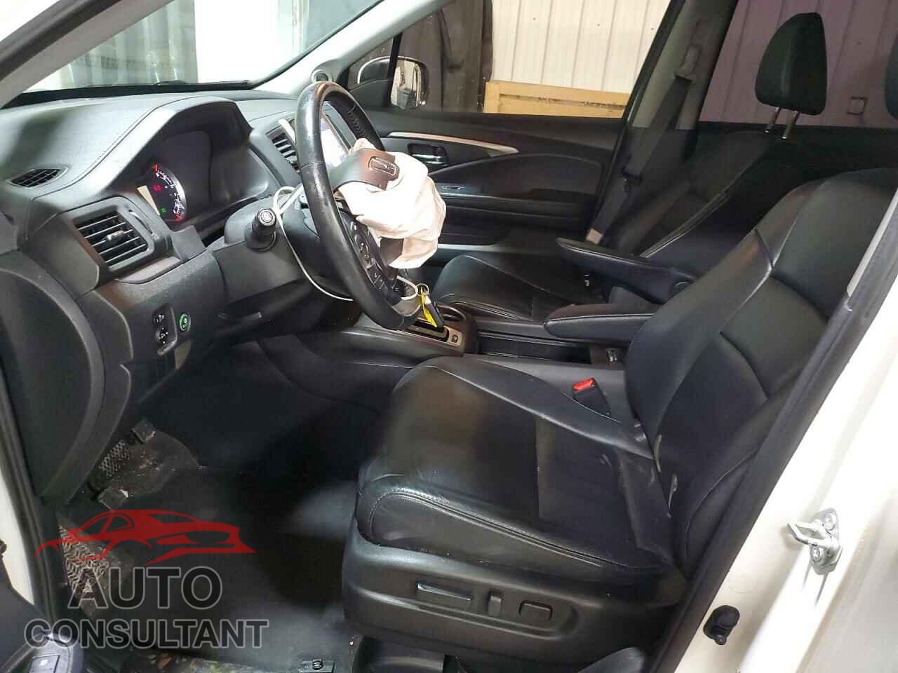 HONDA PILOT 2017 - 5FNYF6H75HB089308