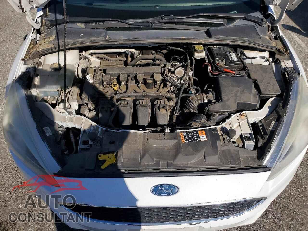 FORD FOCUS 2017 - 1FADP3E21HL329198