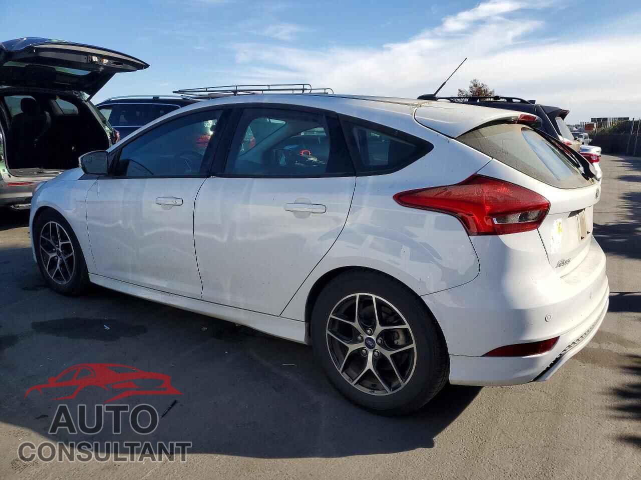 FORD FOCUS 2015 - 1FADP3K28FL357937