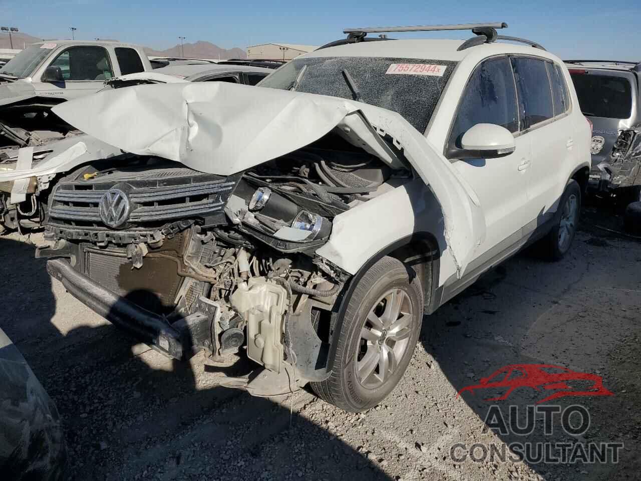 VOLKSWAGEN TIGUAN 2016 - WVGBV7AX2GW004049